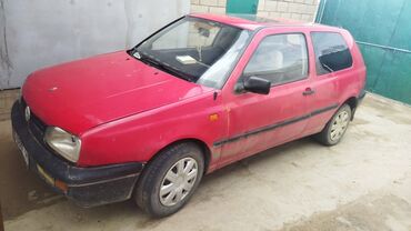 Транспорт: Volkswagen Golf: 1994 г., 1.8 л, Механика, Бензин