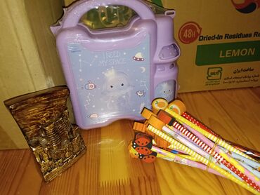 Hədiyyələr: Məktəb və hədiyyəlik dəst – rəsmlər, fincanlar, oyuncaq maşınlar — 5