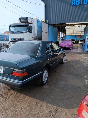 Mercedes-Benz: Mercedes-Benz W124: 1992 г., 2.2 л, Механика, Бензин, Седан