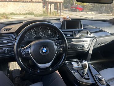 BMW: BMW 3 Seriyası sedan – M paketli görünüş, qara eksteryer və dəri — 6