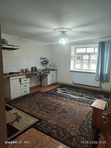 digah ev: Qusar şəhərində, Xıdır restoranı ilə üzbəüz yerləşən iki mərtəbəli ev — 8
