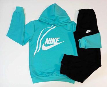 Komplet trenerke: 👇🏻👇🏻TRODELNI SETOVI👇🏻👇🏻 💰💰2750 din ili dva 4500din💰💰 Set sadrzi — 8