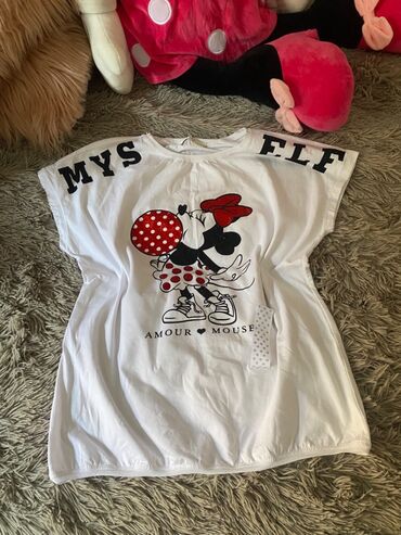 Majice kratkih rukava: Akcija sve po 500 din sve vel
Novo — 5