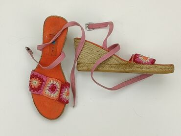 t shirty neon damskie: Sandals for women, 36, condition - Good