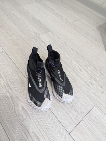 зимные кроссовки: Продам Nike ACG mountain fly black.В хорошем-отличном