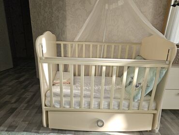 Çaydanlar: Oğlan və qız üçün, Dördbucaq, Beşik, Dəst ilə, Matras ilə, Yellənmə mexanizmsiz