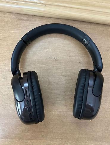 Bluetooth qulaqlıq – over‑ear tipli - Simsiz bağlantı: Bluetooth ilə