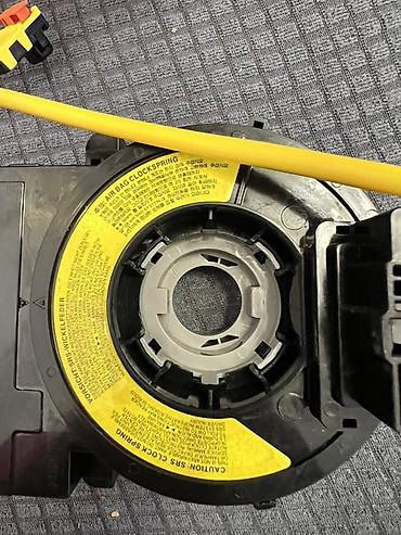 Lentlər: Məhsul: SRS/airbag sükan lent kabeli (clock spring) Təsvir: - Sükanın — 3