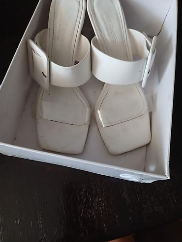 Босоножки, сандалии, шлепанцы: FAYAT SHOES qadın sandaleti - Rəng: bej/ağ tonları - Ölçü: 37 (qutuda — 3