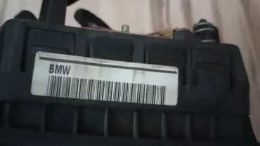 Auto delovi: Bmw volan 3 kraka u dobrom stanju popustio konac u gornjem delu — 10