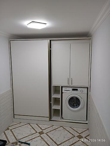 şəkili: Mebel ustası.butun ev Mebellerinin sokulub yigilmasi,mebelin — 3