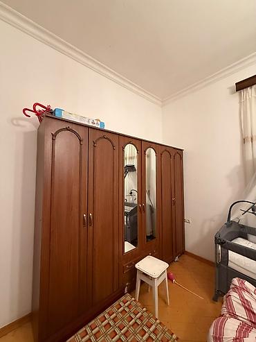 *Sda* dolab 80 AZN seliqelidir tecılı köç səbəbi ile satılır ünvan