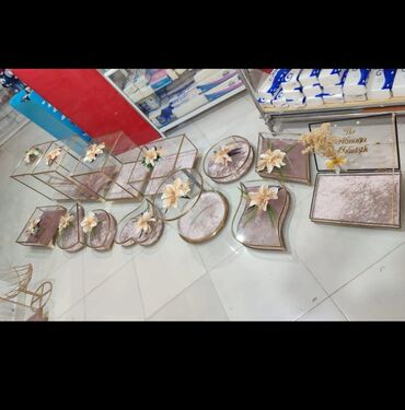 Bitkilər üçün dibçəklər: ((2084))*Asya* Endirim edildi. Xonça 13 eded yaxşi veziyyetdedir