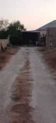 Şlanqlar: Binə sovxozda, Qala küçəsində 5 sot torpaq sahəsində 2 ev satılır — 9