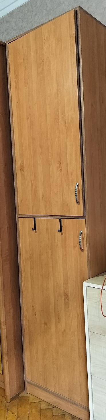 plastik skaflar: Yataq otağı üçün dolab satılır. Dolab işlənmişdir, yaxşı — 2