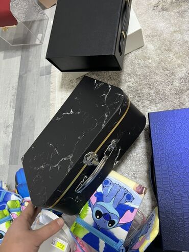 Hədiyyə bağlamaları: Hədiyyə paketi, Yeni, Ödənişli çatdırılma — 25