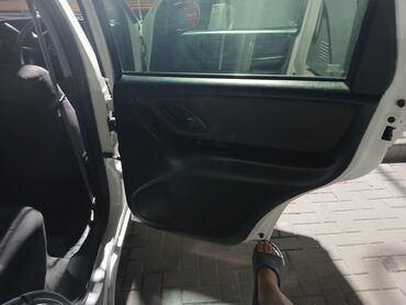 Mazda: Mazda Tribute: 2003 г., 2 л, Автомат, Бензин, Кроссовер — 11