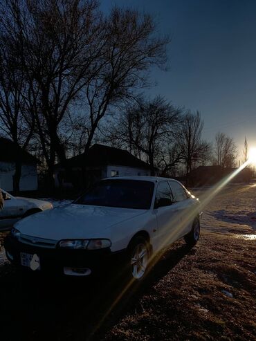 Mazda: Mazda 626: 1992 г., 1.8 л, Механика, Газ, Седан