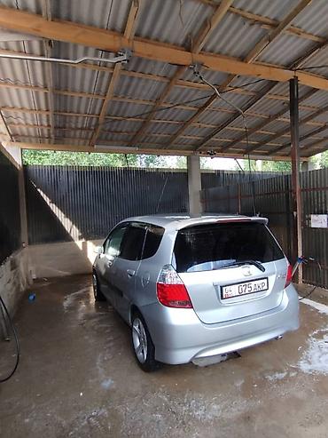 Унаа сатуу: Honda Jazz: 2004 г., 1.3 л, Кол менен иштөөчү, Бензин, Хетчбек — 5