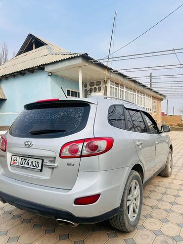 Hyundai: Hyundai Santa Fe: 2009 г., 2 л, Дизель, Внедорожник — 3
