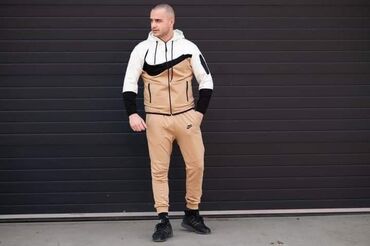 Trenerke: Veličine od S do 2XL
Cena 4400 din na lalafo.rs — 14 Trenerke: Veličine od S do 2XL
Cena 4400 din — 14