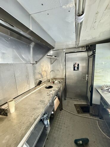 Qoşqular: 2022 ci il her bir seyi islek. veziyyetde karavan 4 metr 80 l ceni 3 — 6