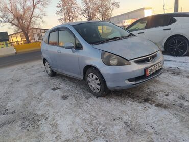 Honda: Honda Fit: 2001 г., 1.3 л, Вариатор, Бензин, Седан