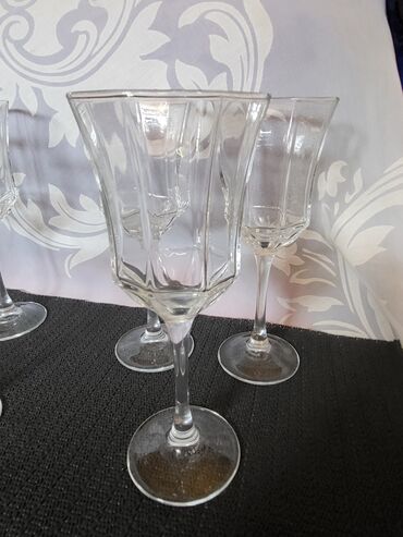 Ostali antikviteti: Case za vino Luminarc Francuska iz 80ih. Case za vino bez ostecenja — 11