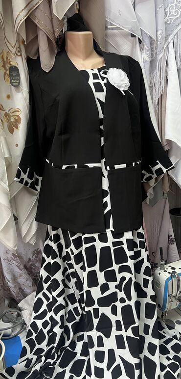 стильные платья по супер цене: Платья на вечер
Цена 2200с