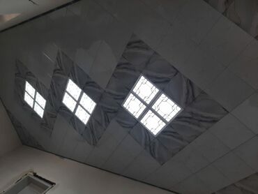 gilan kafel metlax: Tavan üçün dekorativ panel və işıqlandırma sistemi - Material: parlaq