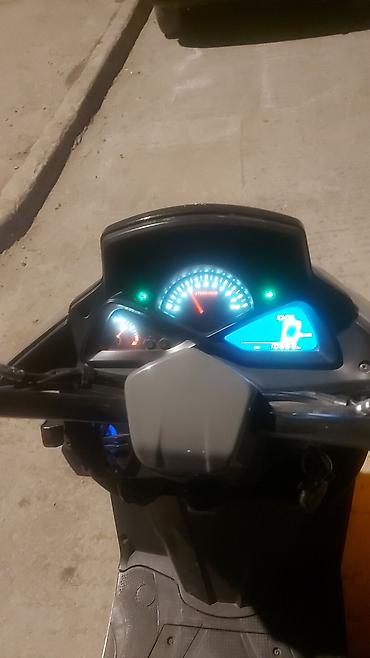 Скутеры: Макси-скутер 180 куб. см, Бензин, Б/у — 1