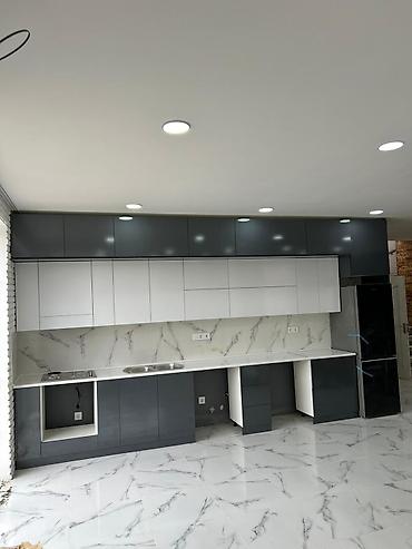 Sifarişlə mətbəx mebeli: Sifarişlə mətbəx dəsti, Özü çəkən petlələr, Mat laminat, Kredit var, Pulsuz çatdırılma — 12