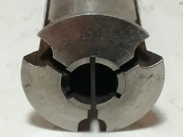 Ostali uređaji: Stezna čaura – 61mm duzine (2804) Stezna čaura mm dužine Stezna čaura — 3