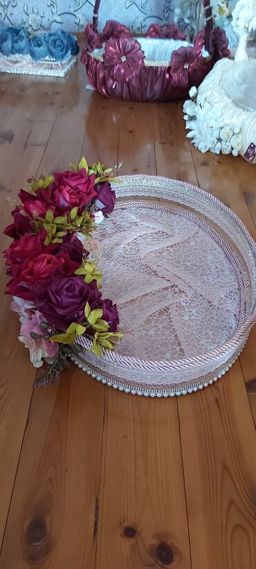 Xonçalar: Şirni xoncasi bol ciceklərlə bəzədilmiş. Dekorativ məqsədlər üçün -da lalafo.az — 5 Xonçalar: Şirni xoncasi bol ciceklərlə bəzədilmiş. Dekorativ məqsədlər üçün — 5