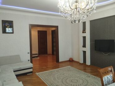 Uzunmüddətli kirayə mənzillər: 1 nəfər qız otaq yoldaşı axtarılır.Yaş aralığı 17-25 Hər otağda 2 — 9