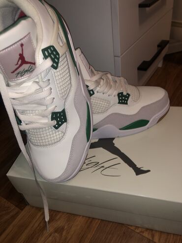 air z: Продаю кроссовки Air Jordan 4 Retro SB Pine Green абсолютно новые с