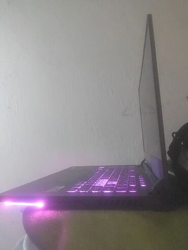 Toshiba: ASUS ROG, 15.6 ", AMD Ryzen 7, 512 GB