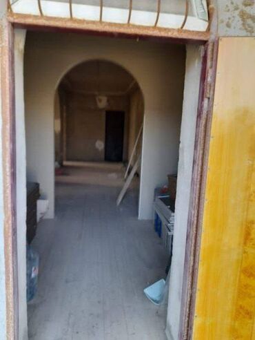 Həyət evləri və villaların satışı: Binə 15 otaq, 380 kv. m, Orta təmir — 2