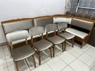 Masa və oturacaq dəstləri: Mətbəx üçün, Açılmayan, Kvadrat masa, 4 stul — 8