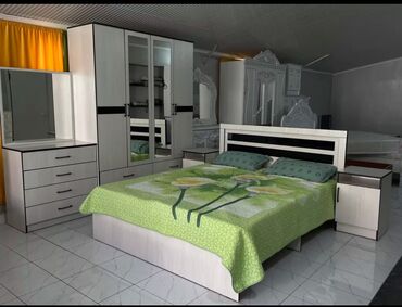 Спальные гарнитуры: Спальный гарнитур, Новый, Двуспальная кровать, Комод, Трюмо, Другая страна производитель, ДСП, Бесплатная доставка, Платная доставка, Самовывоз — 4