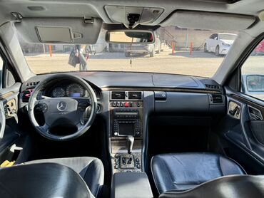 Mercedes-Benz: Mercedes-Benz E-Class: 2001 г., 3.2 л, Автомат, Бензин, Седан — 10