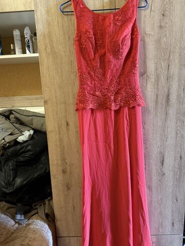 Ziyafət donları: Məhsul: 2 ədəd ziyafət/gecə geyimi 1) Yaşıl-qaranlıq tonlarda uzun — 5