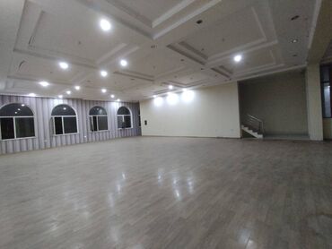 Digər kommersiya daşınmaz əmlakı: Heyder eliyev prospektində mərkəzdə, 3 mərtəbəli, obyekt icareye — 14