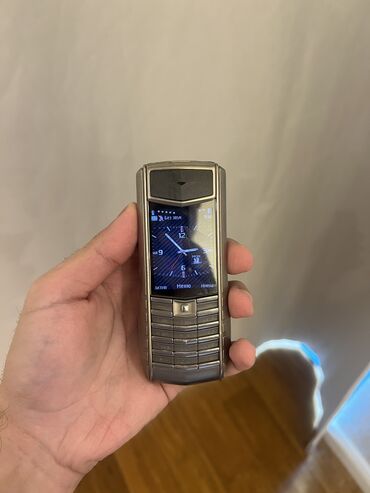 Vertu: Vertu Ti, 4 GB