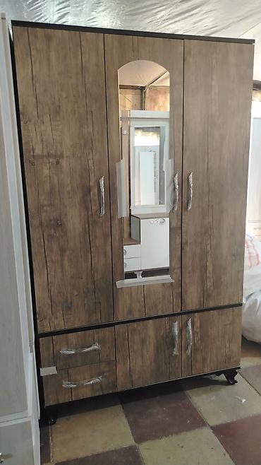 Dolab-asılqanlar: 📌Dolab 3qapi 💶Qiymet 150azn 📏Ölçü 120 eni 2 hündür 47 dərin 🌈Reng — 23