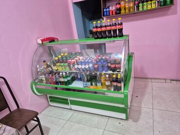 soyuducu dolab: Soyuduculu vitrinin satışı - Tip: Şüşə önlü, yarımdairə vitrinli