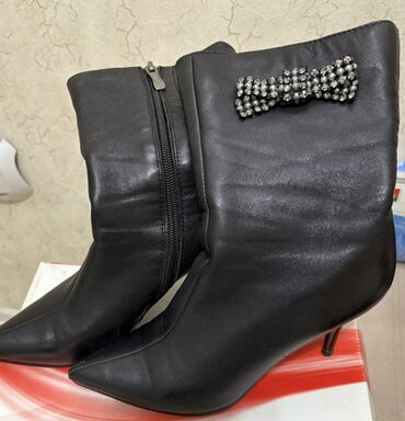 Çəkmələr: Qadın qış çəkmələri – Lolita Botti - Rəng: qara - Material: üst hissə — 10