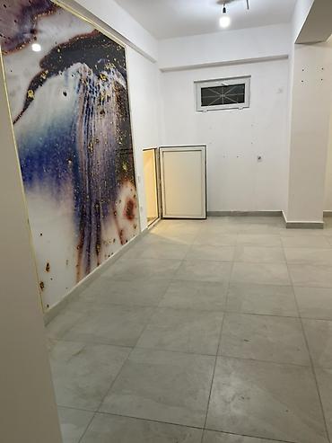 Kommersiya daşınmaz əmlakı: Gözəllik və dırnaq studiyası üçün hazır kommersiya sahəsi - Girişdə — 3