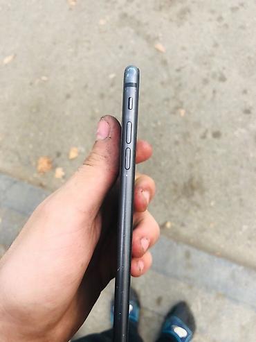 iphone 13 gence: IPhone 8 Plus, Jet Black, Barmaq izi — 4