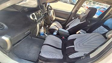 ist 2003: Toyota Ist: 2003 г., Автомат, Бензин, Хэтчбэк — 1
